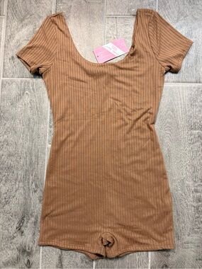 Brown Ribbed Short Sleeve Romper/Bodysuit in Size Small NWT